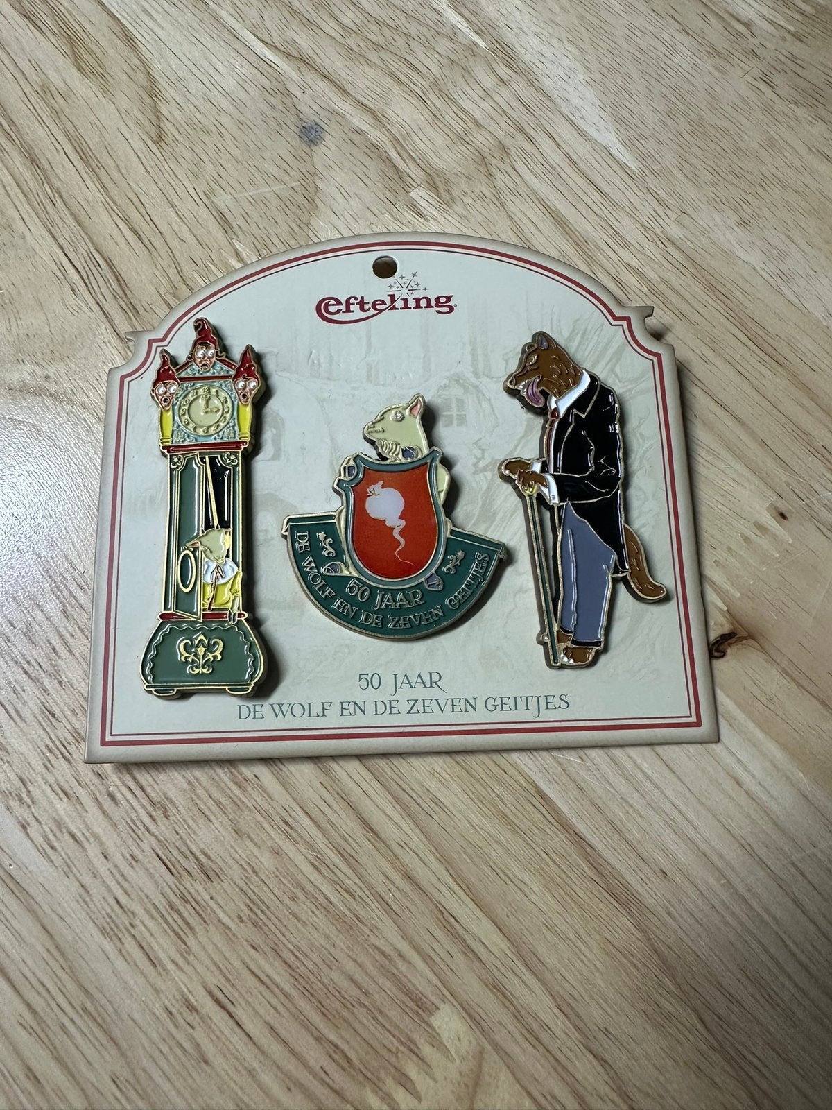 Efteling pin 50 jaar de wolf en de zeven geitjes, Ophalen of Verzenden, Zo goed als nieuw, Button of Speldje