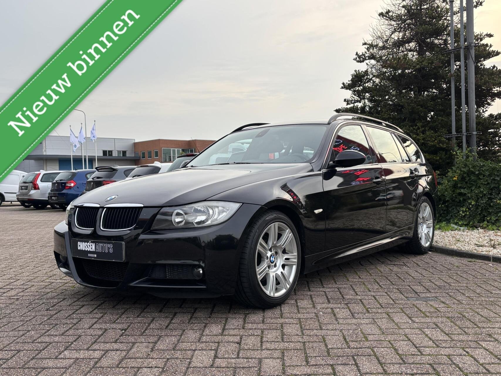 BMW 3-serie Touring 318i High Executive, M-pakket, Navi !, Auto's, 13 km/l, Achterwielaandrijving, Zwart, 4 cilinders