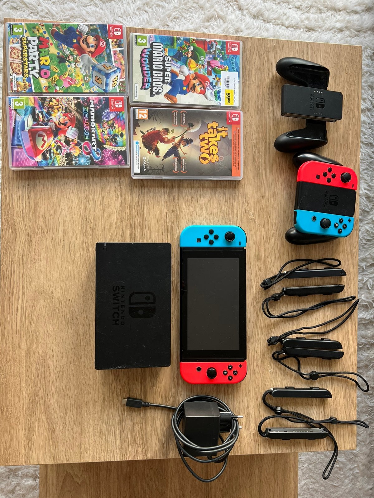 Nintendo Switch met spellen, Ophalen of Verzenden, Zo goed als nieuw, Met 2 controllers, Switch Original