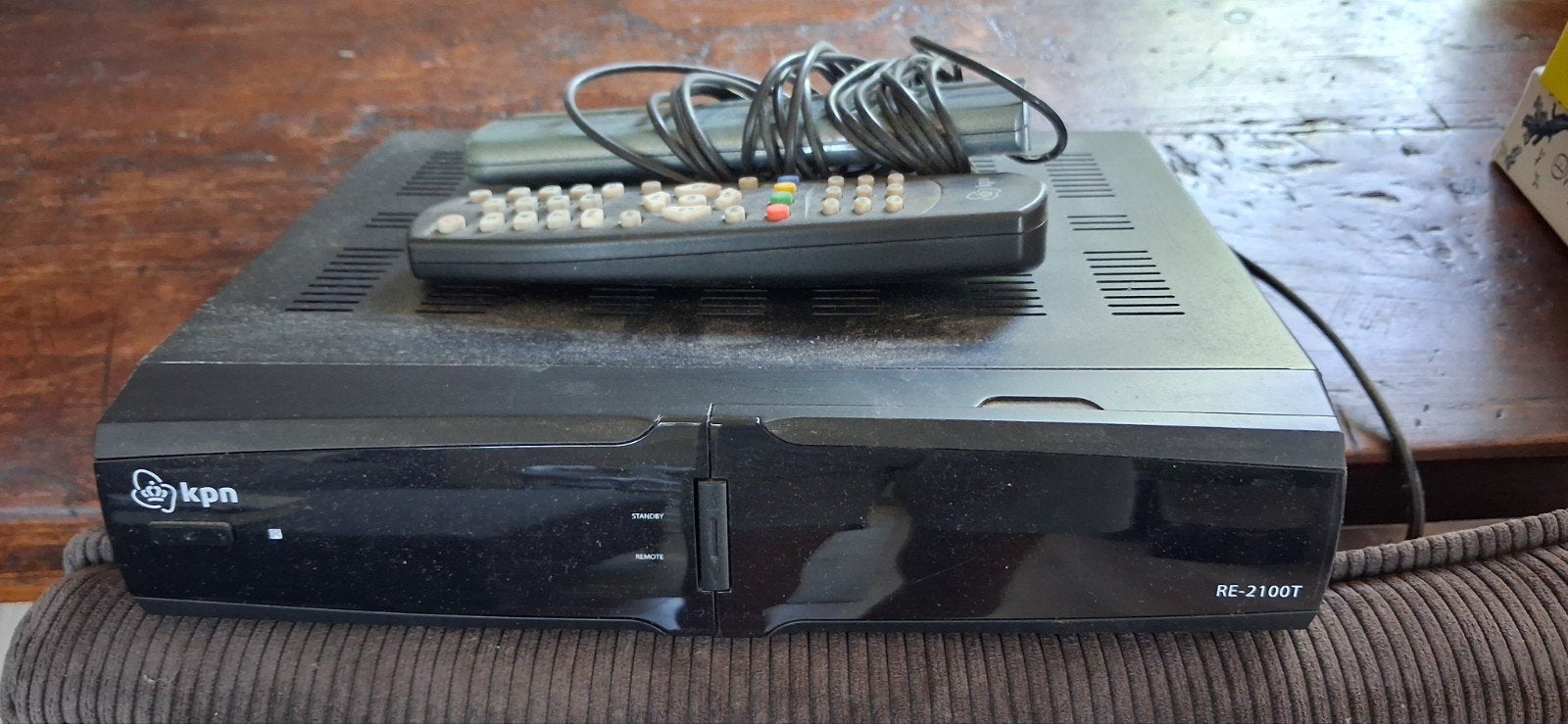 KPN Digitenne kastje RE-2100T i, Ophalen of Verzenden, Gebruikt, Decoder