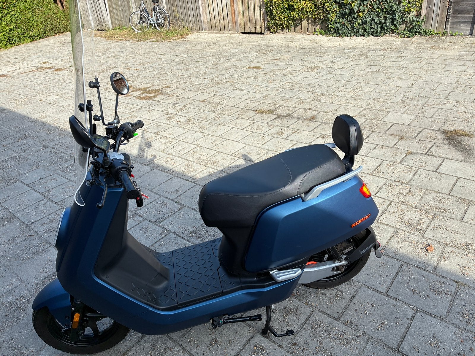 Elektrische scooter NIU Nqi sport edition mat blauw 2022, Fietsen en Brommers, Gebruikt, Elektrisch, Ophalen, Overige merken