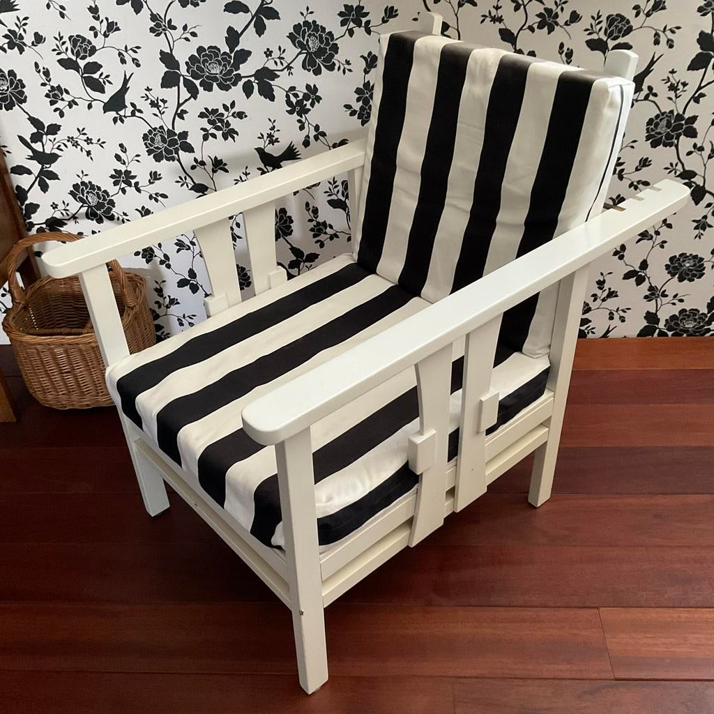 WITTE ROOK - STOEL MET ZWART-WIT GESTREEPTE KUSSENS, Ophalen, Gebruikt, Wit, Hout