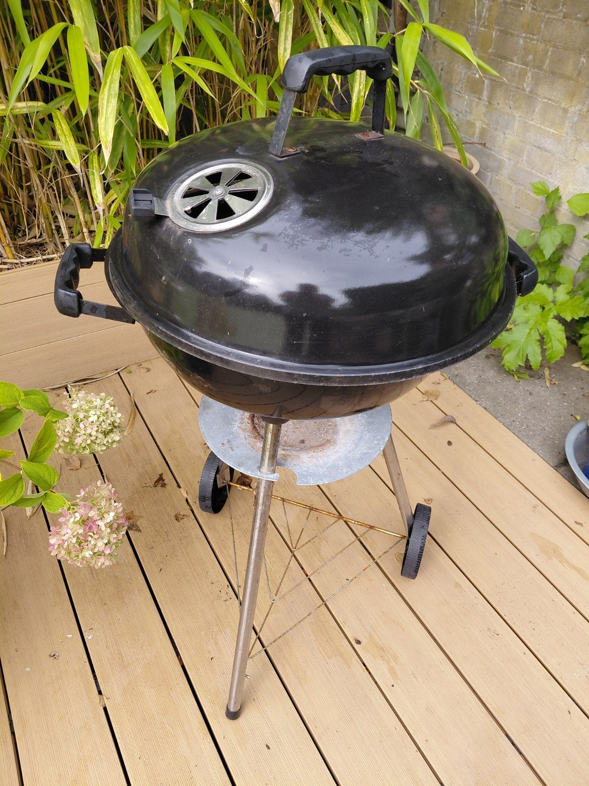 BBQ, gratis en voor niets!, Tuin en Terras, Houtskoolbarbecues, Ophalen, Gebruikt