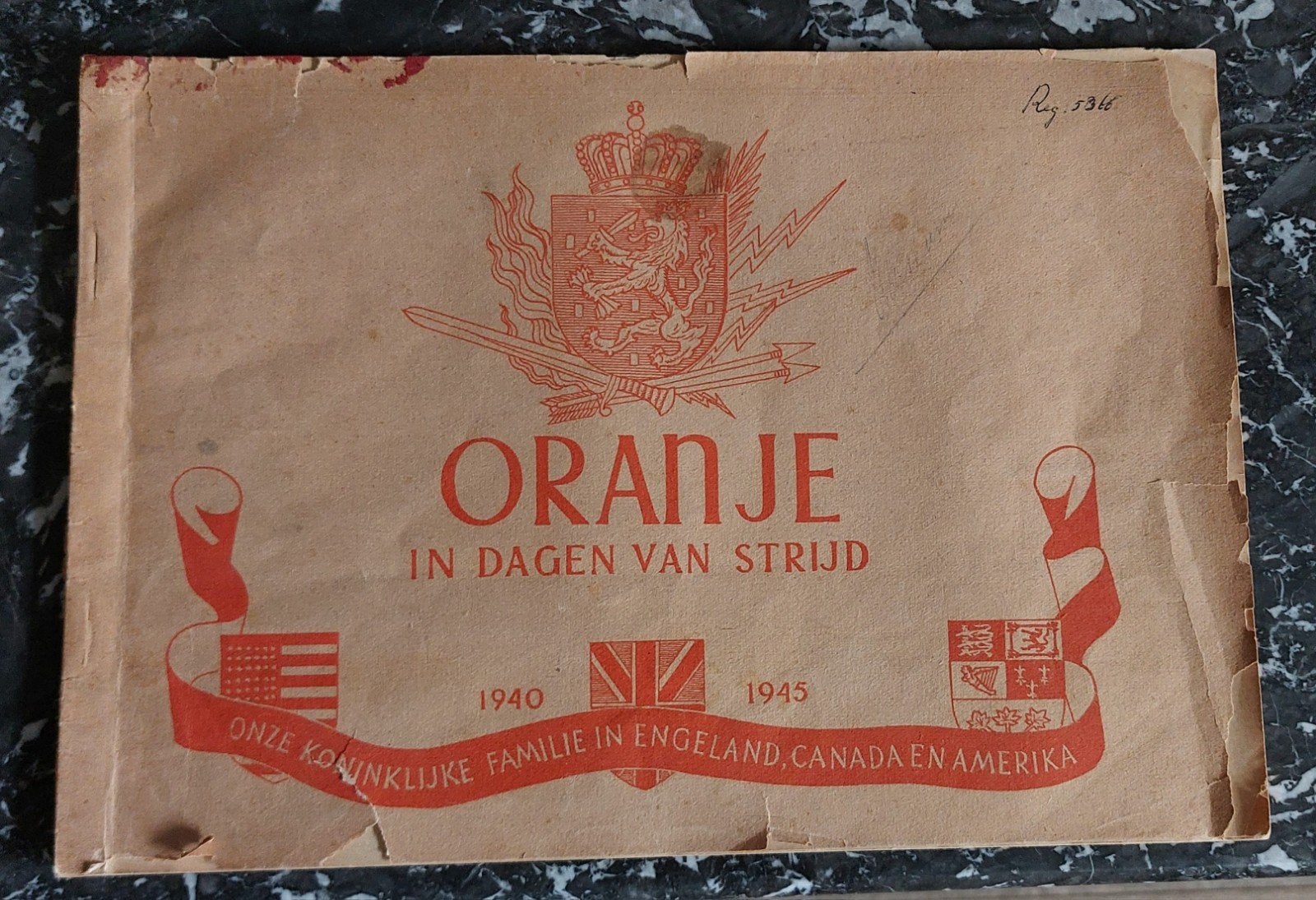 Wo2 Oranje in Dagen van Strijd - Onze Koninklijke Familie, Boeken, Ophalen of Verzenden, 20e eeuw of later, Gelezen, Onbekend