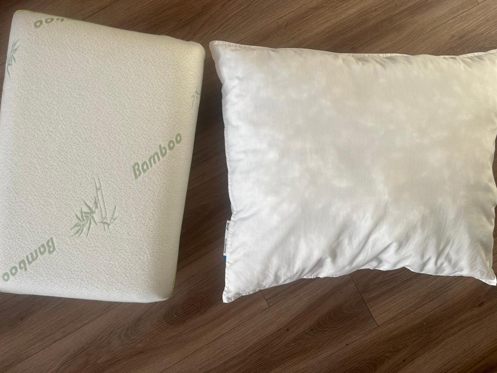 2x kussen ikea, Huis en Inrichting, Woonaccessoires | Kussens, Ophalen, Zo goed als nieuw, Wit, Vierkant
