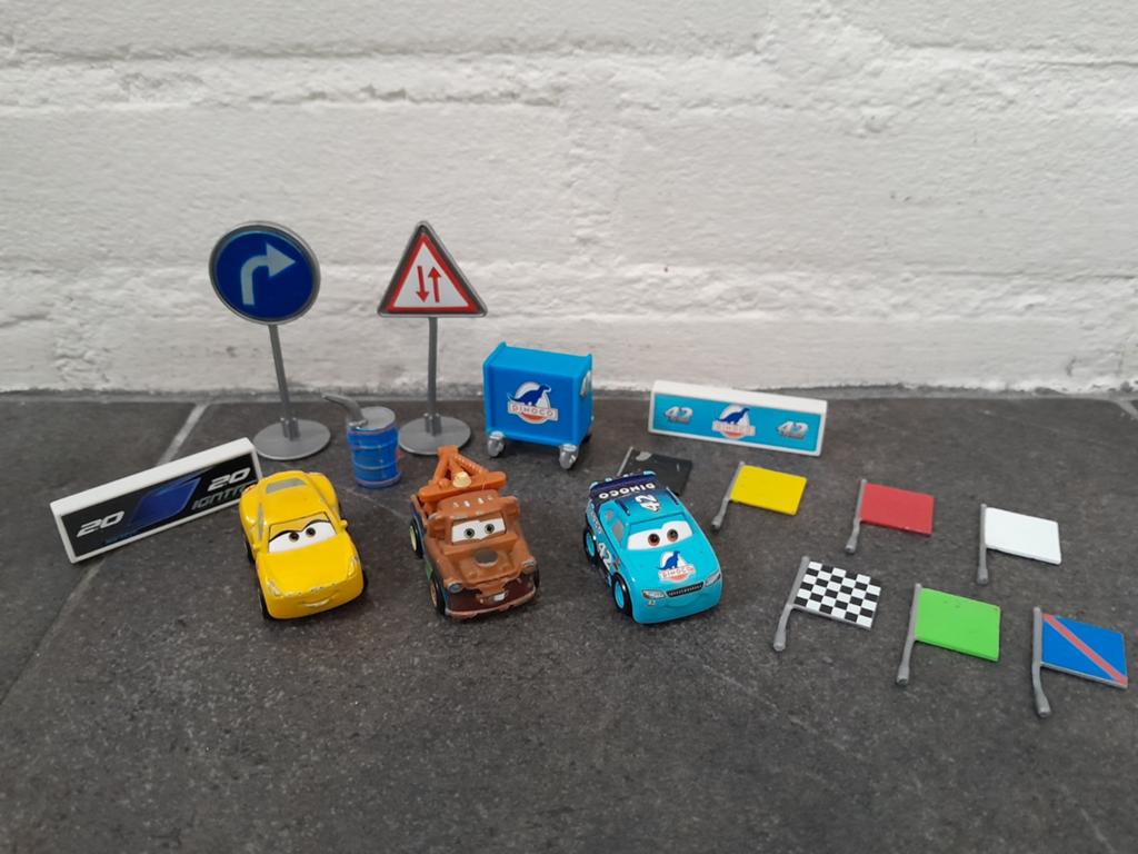 Disney cars ~ met auto's aan tafel spelen ~ restaurant zomer, Ophalen of Verzenden, Jongen of Meisje
