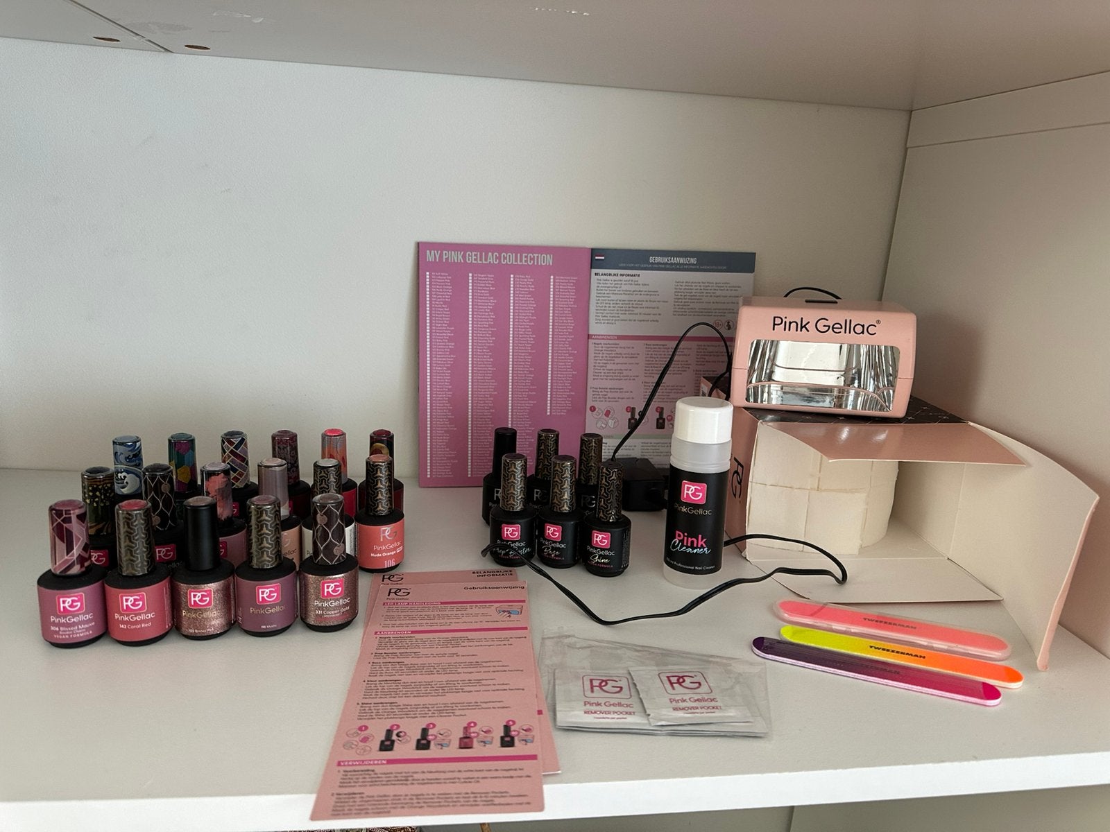 Complete Pink Gellac set - lamp + 17 kleuren + accessoires, Overige kleuren, Ophalen of Verzenden, Zo goed als nieuw, Handen en Nagels
