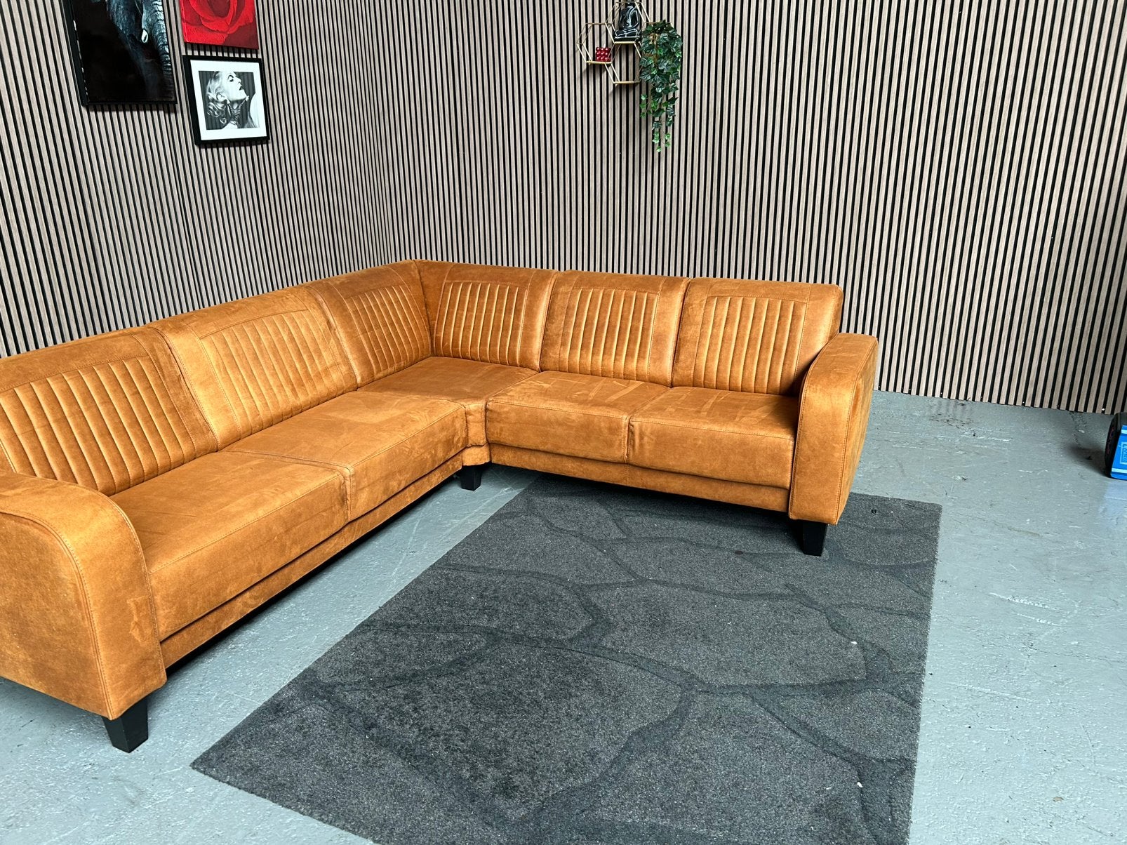 GRATIS LEVERING COGNAC HOEKBANK 255X225 GEREINIGD, 250 tot 300 cm, Hoekbank, Ophalen of Verzenden, Zo goed als nieuw