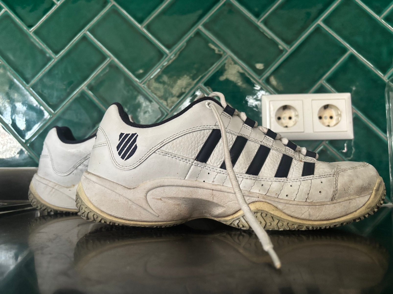 K-Swiss Outshine tennisschoen Outshine Omni Court maat 45, Ophalen of Verzenden, Gedragen, Wit, Sportschoenen
