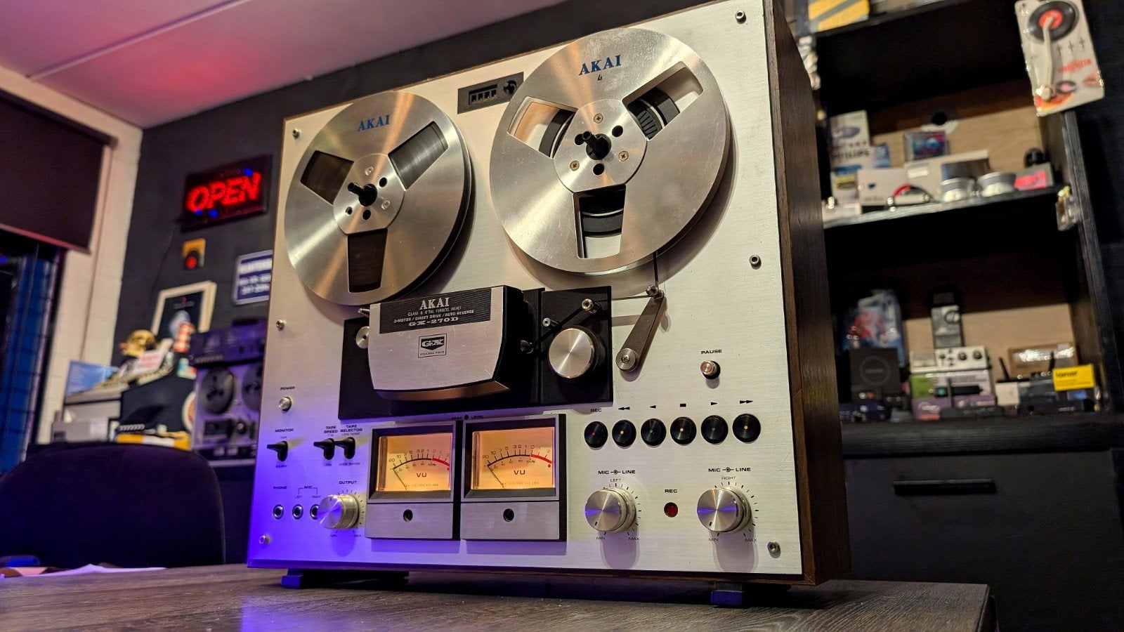 AKAI GX-270D • GARANTIE • ZEER MOOIE STAAT • AUTO-REVERSE, Audio, Tv en Foto, Akai Japan, Rick's Audio 
De Kempen 18 
6021PZ Budel 
+31 (0)495 785698
info@ricks-audio.com