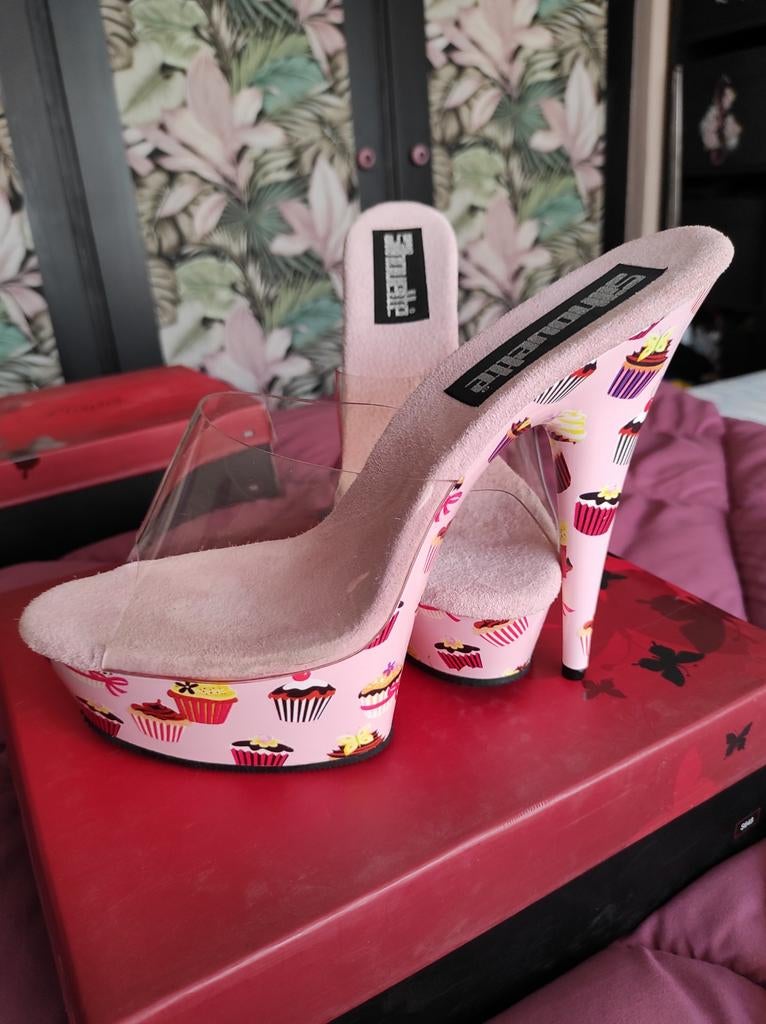 Sexy Pleaser muiltjes met cupcake print, Kleding | Dames, Schoenen, Verzenden, Nieuw, Pleaser, Sandalen of Muiltjes