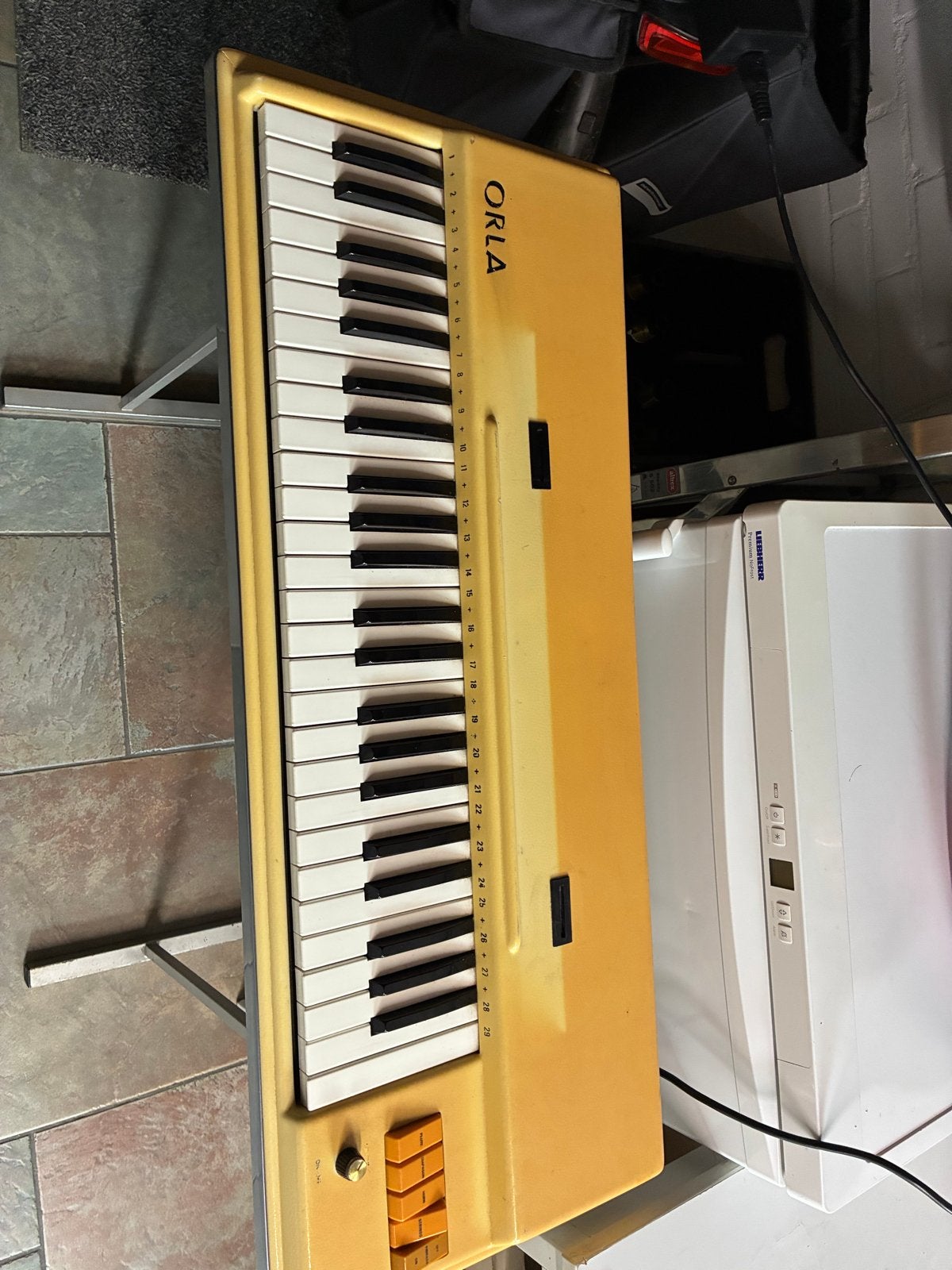 Orla keyboard met 49 toetsen en standaard jaren 60, Gebruikt, Met standaard, Ophalen, 49 toetsen