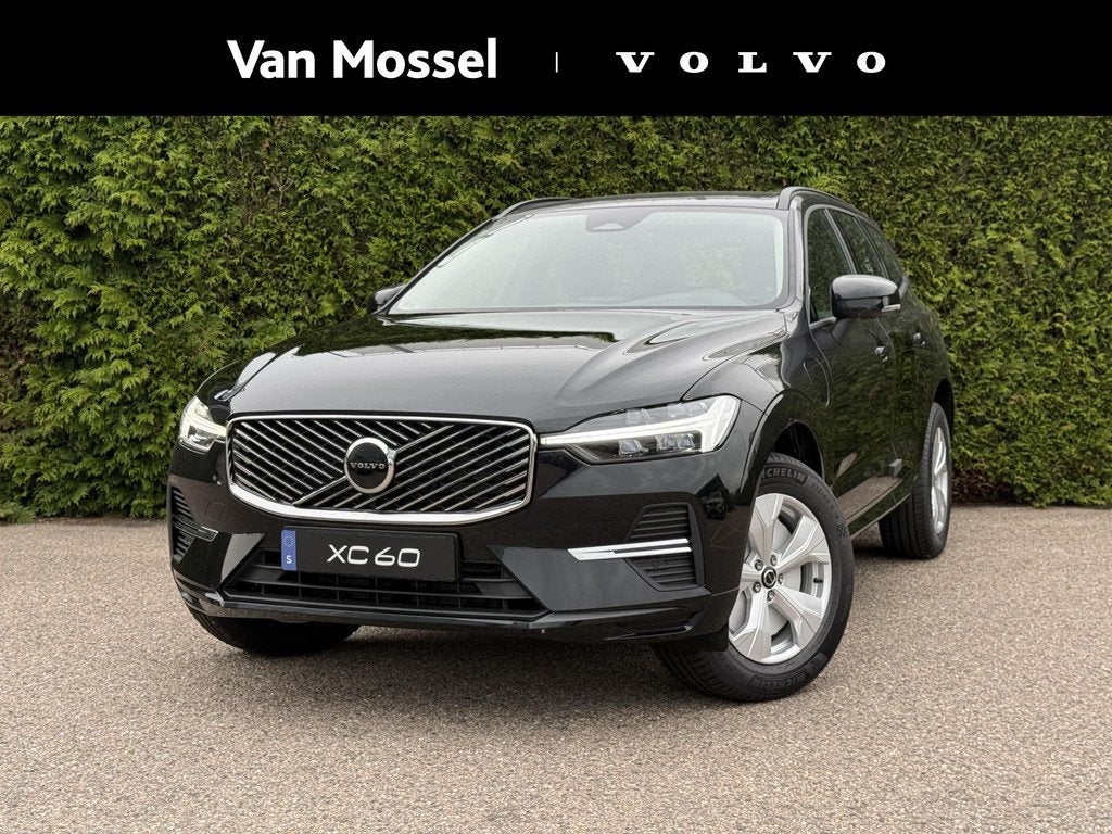 Volvo XC60 T6 Plug-in hybrid AWD Essential, Auto's, Volvo, Automaat, Stof, 4 cilinders, Zwart