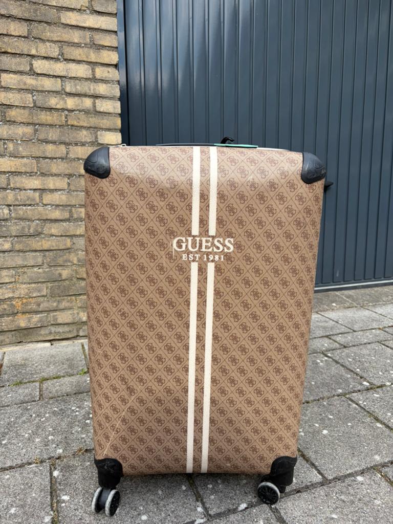 Guess ruimbagage koffer, Ophalen, Gebruikt, Hard kunststof, Slot