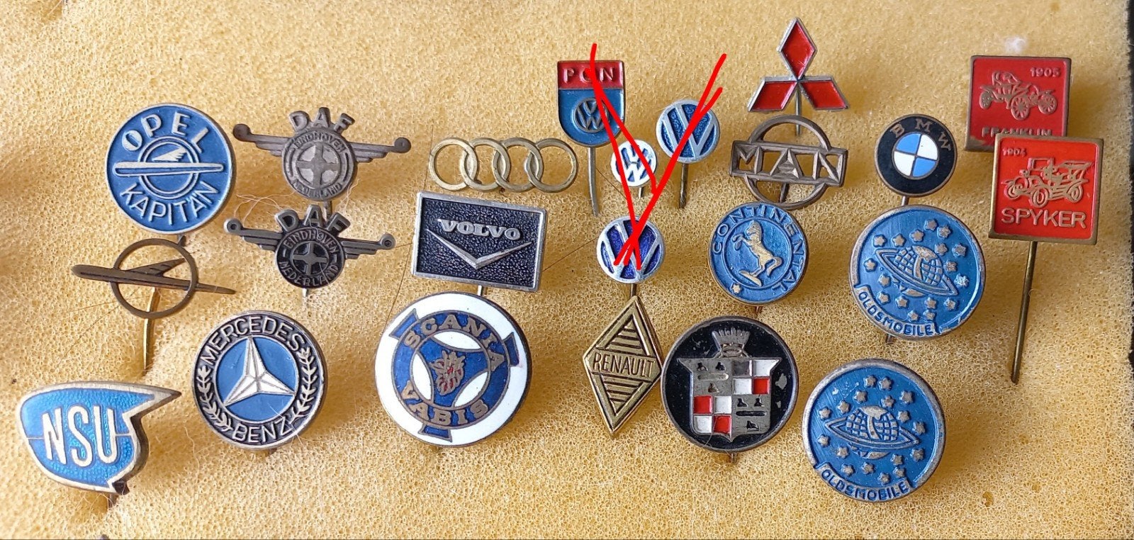 Verzameling Speldjes: Mercedes, Scania, Daf, Audi e., Verzamelen, Ophalen of Verzenden, Gebruikt, Auto's