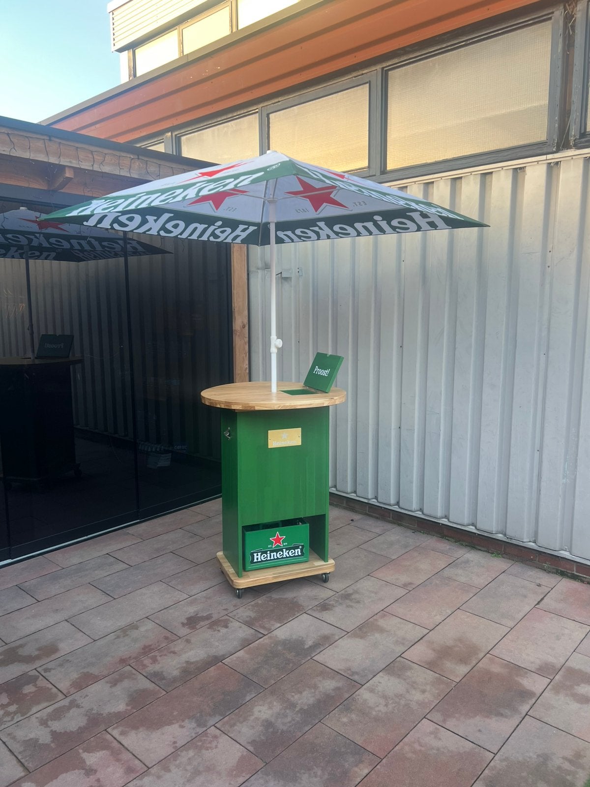 Heineken statafel met parasol, Ophalen of Verzenden, Zo goed als nieuw, Heineken