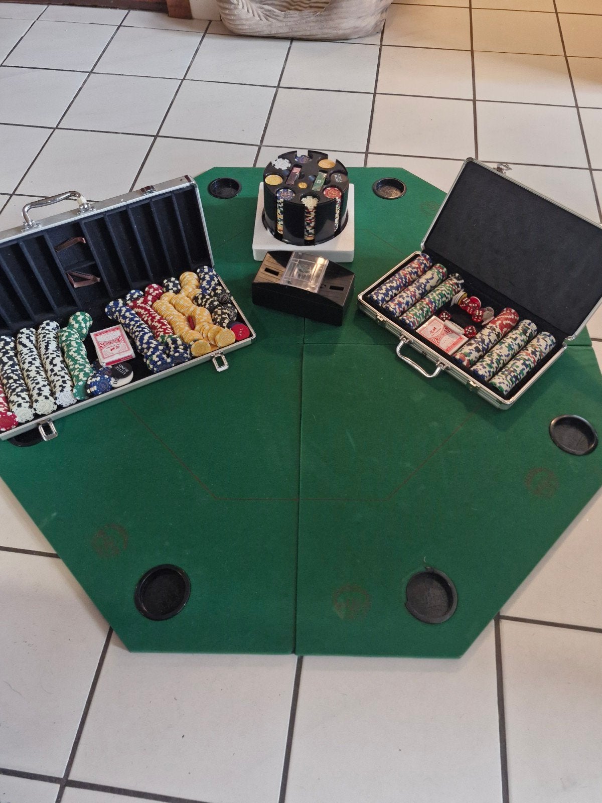 Poker Million set met opvouwbare pokertafel en chips, Vijf spelers of meer, Ophalen, Gebruikt, Poker Million