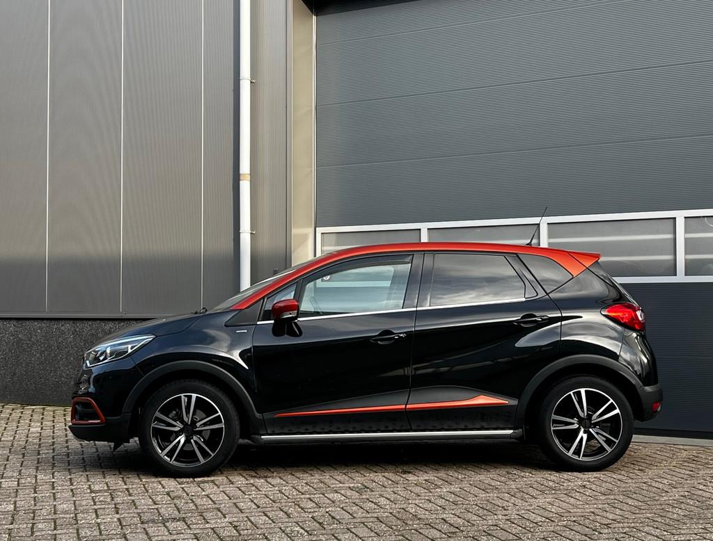 Renault Captur 1.2 TCe Limited Edit.bj.2016 Autom|Camera|Nav, Auto's, 4 cilinders, Leder en Stof, Zwart, Lichtsensor