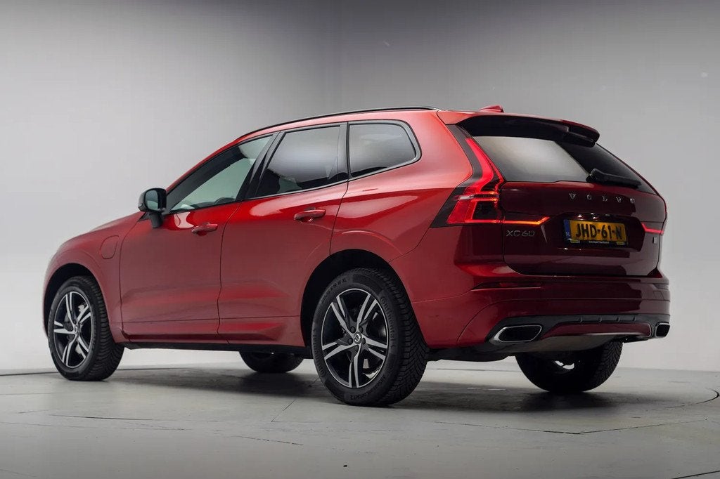 Volvo XC60 2.0 T6 Recharge R-Design [ Panorama Standkachel N, Auto's, Volvo, Automaat, Gebruikt, 1969 cc, 4 stoelen