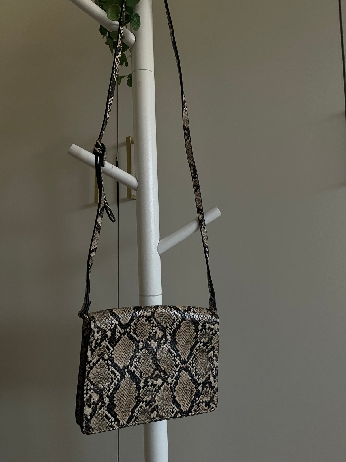 H&M Schoudertasje met Slangenprint, Ophalen of Verzenden, Zo goed als nieuw, Overige kleuren, Schoudertasje