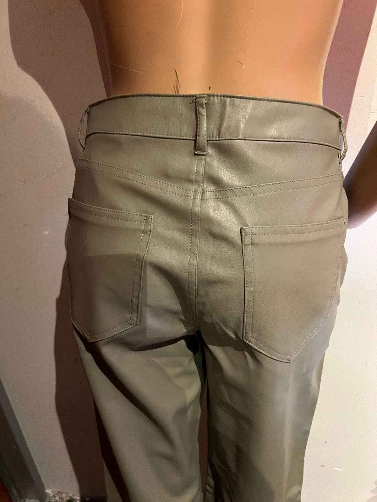 ZARA jeans vegan leer driekwart m zgan, Maat 38/40 (M), Ophalen of Verzenden, Zo goed als nieuw, Driekwart