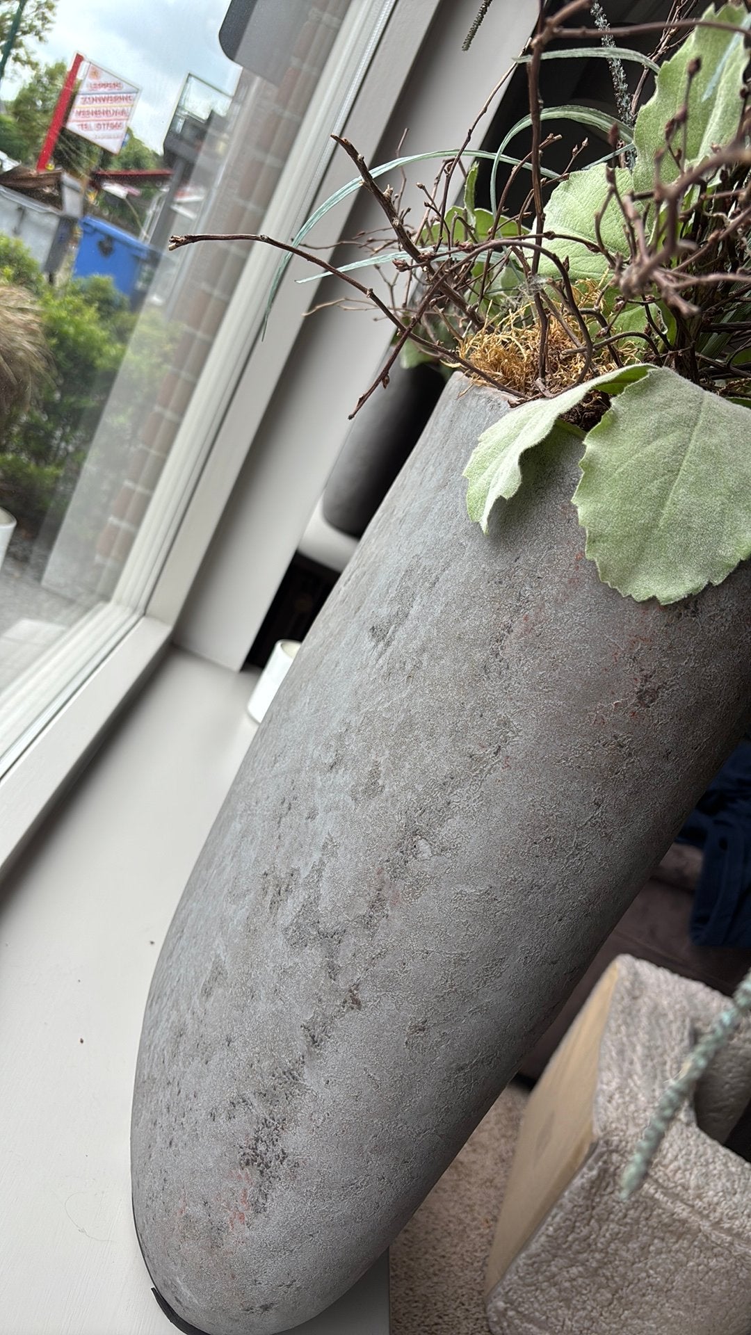 2 grote zware vazen. Voor vensterbank., Ophalen, Zo goed als nieuw, Rond, Minder dan 25 cm