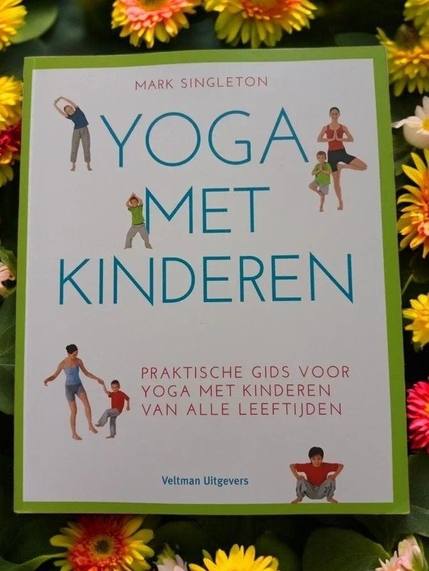 Yoga met kinderen - Mark Singleton, Ophalen of Verzenden, Zo goed als nieuw, Overig