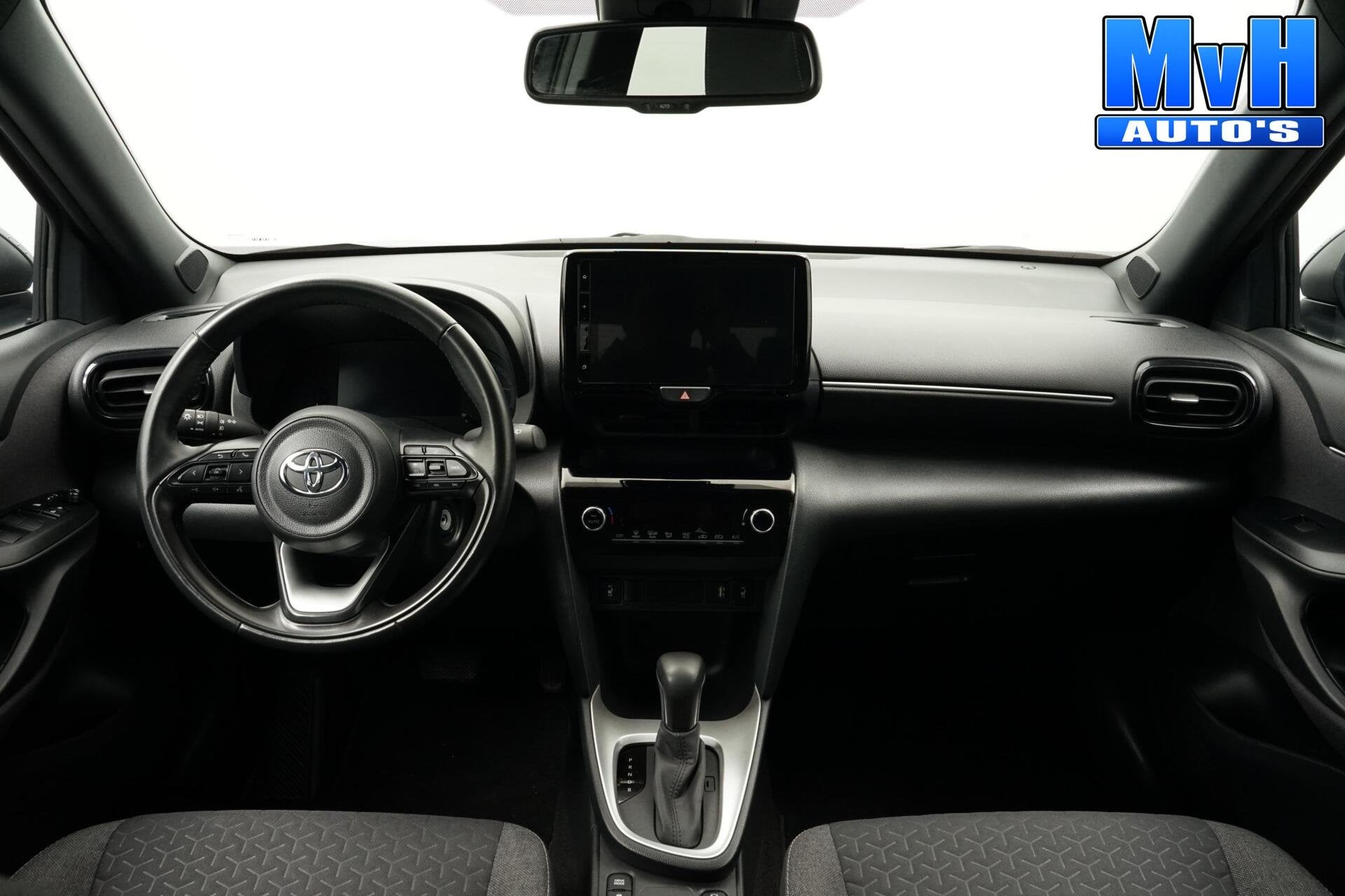 Toyota Yaris Cross 1.5 Hybrid Business Plus|STOELVERW|CAMERA, Stof, Gebruikt, 750 kg, 116 pk