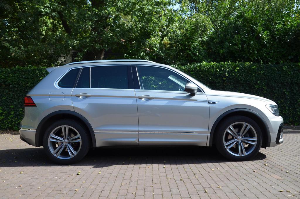 Volkswagen Tiguan 1.5 TSI ACT Highline Business R Line Autom, 150 pk, Origineel Nederlands, Adaptive Cruise Control, SUV of Terreinwagen