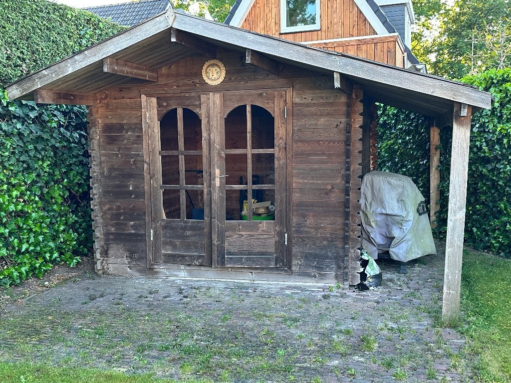 Gratis houten tuinhuisje met dakpannen en overstek, Ophalen, Tuinhuis, 250 tot 500 cm, 2 ramen