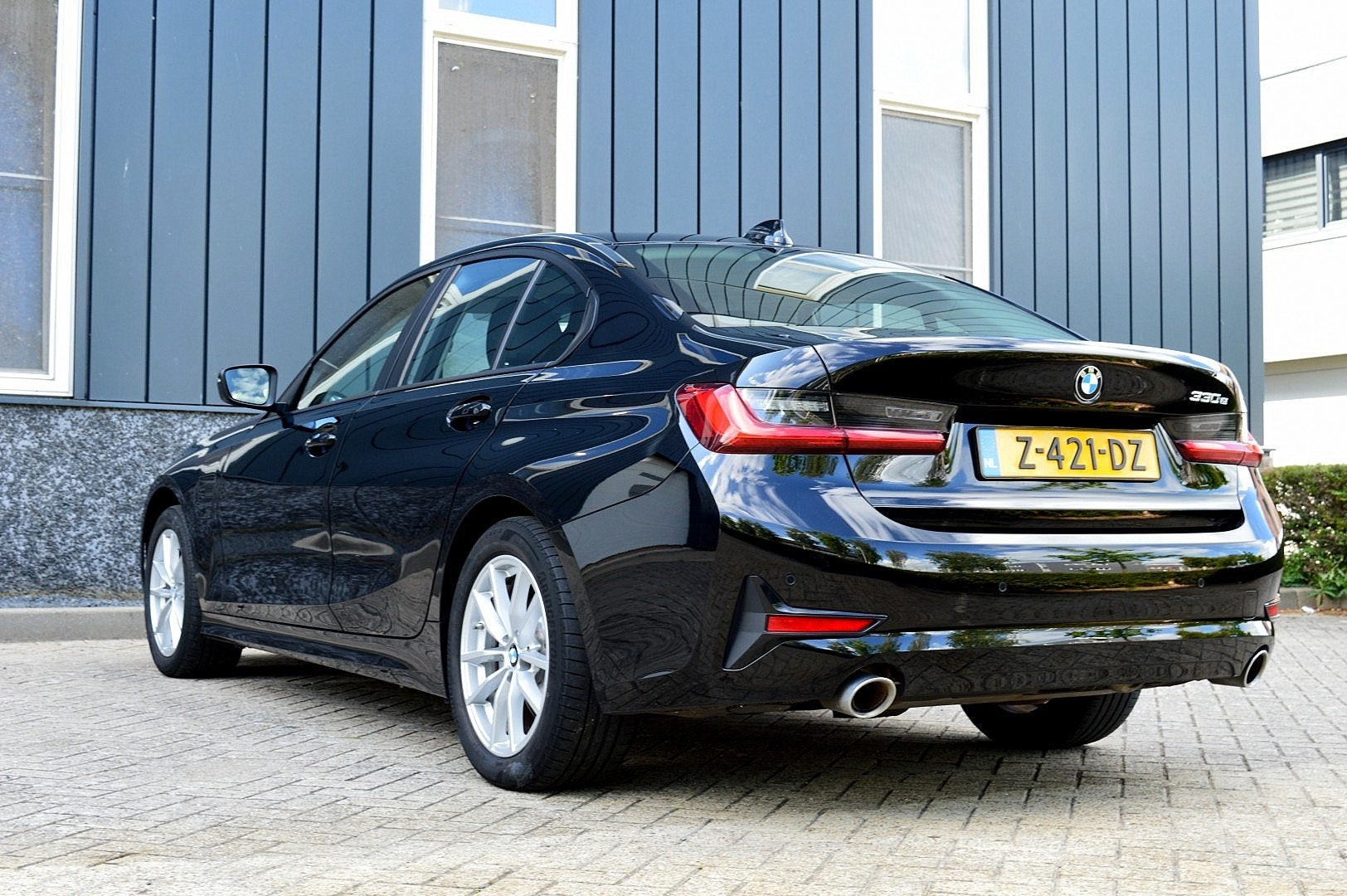 BMW 3-serie 330e High Executive SOH 90% Rijklaarprijs-Garant, Gebruikt, Zwart, Plug-in hybride, Grijs