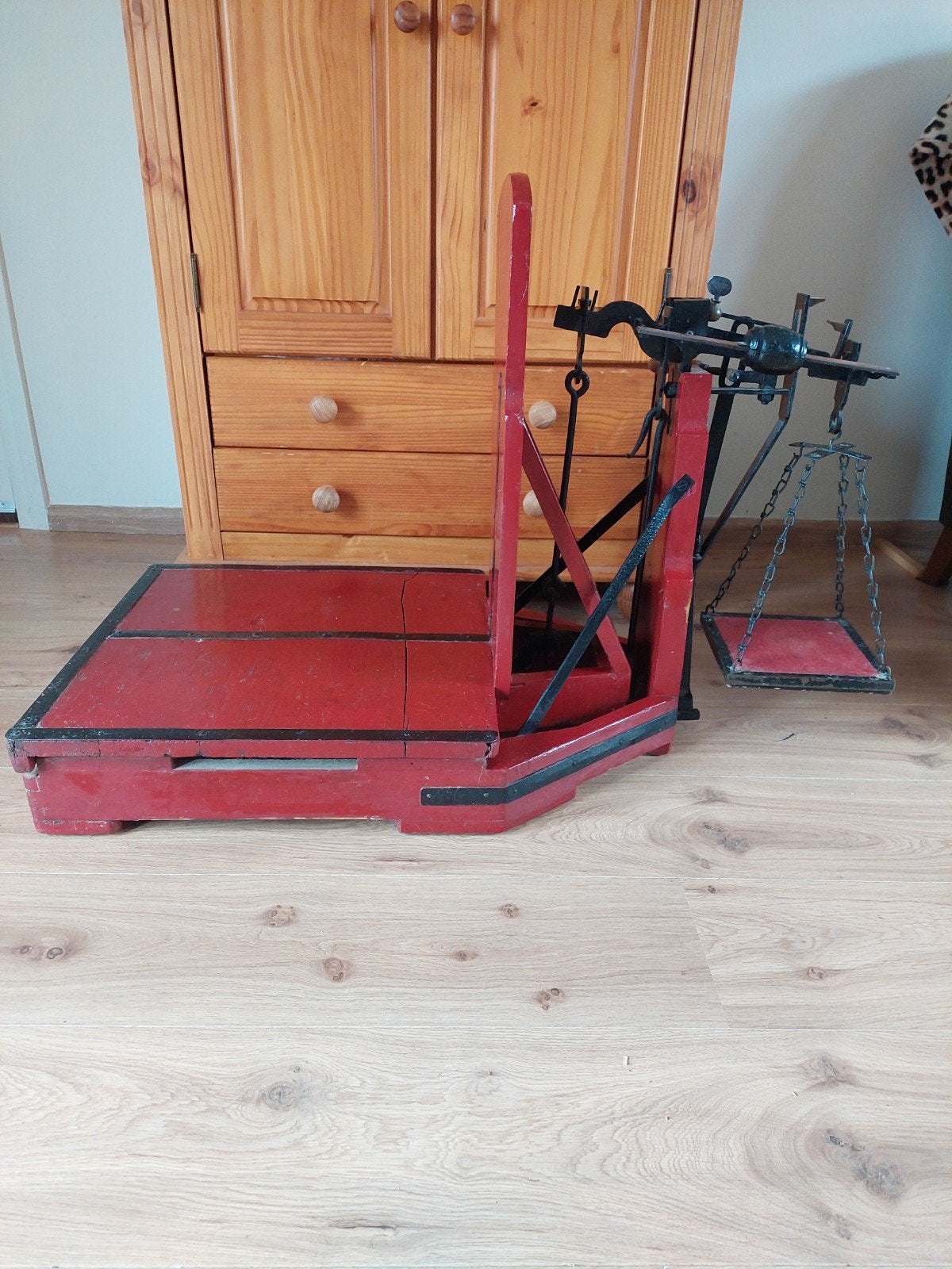 Bascule weegschaal, Ophalen