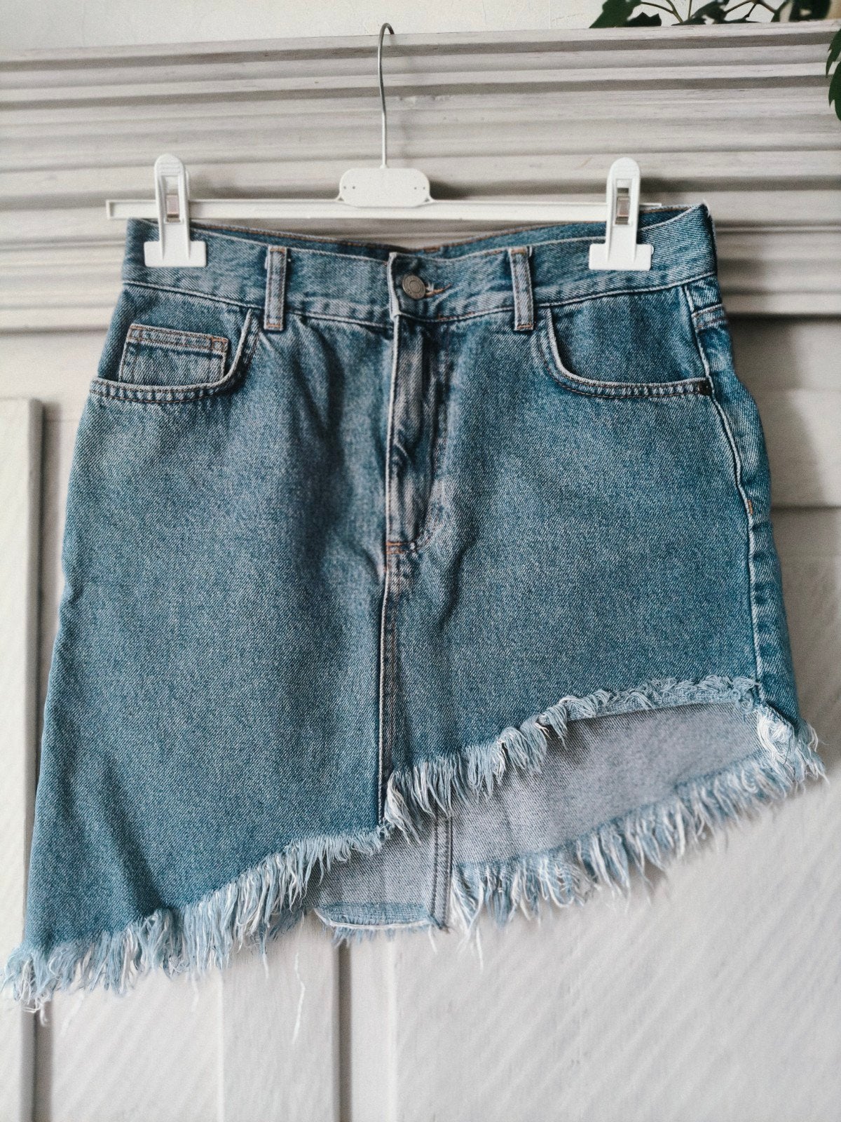 Pull&Bear spijkerrok met gerafelde zoom, Maat 38/40 (M), Nieuw, Ophalen of Verzenden, Boven de knie