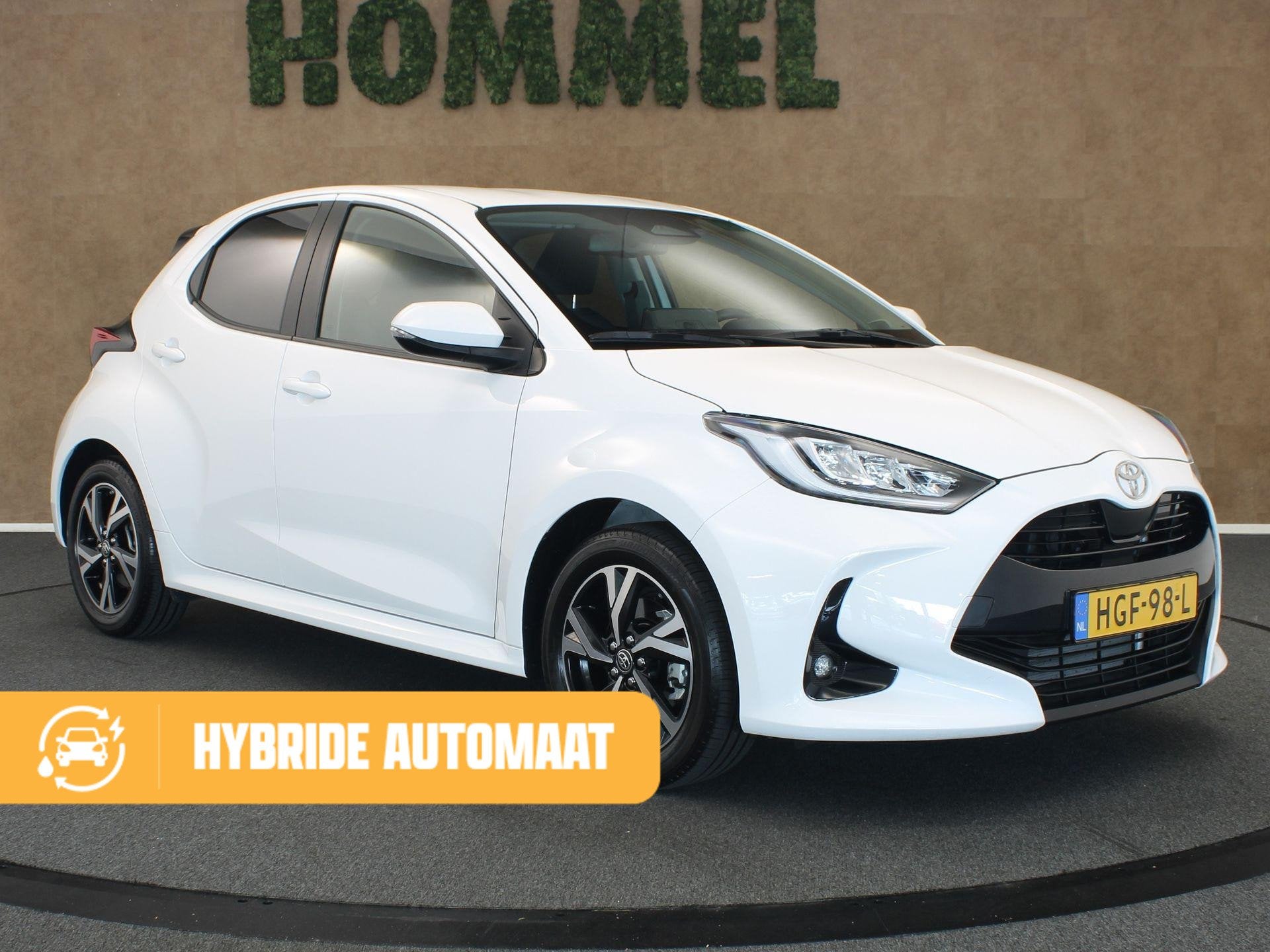 Toyota Yaris 1.5 Hybrid 115 Dynamic - ORIGINEEL NEDERLANDSE, Automaat, Postbus 212
4940 AE  Raamsdonksveer, NL, Wit, 1490 cc
