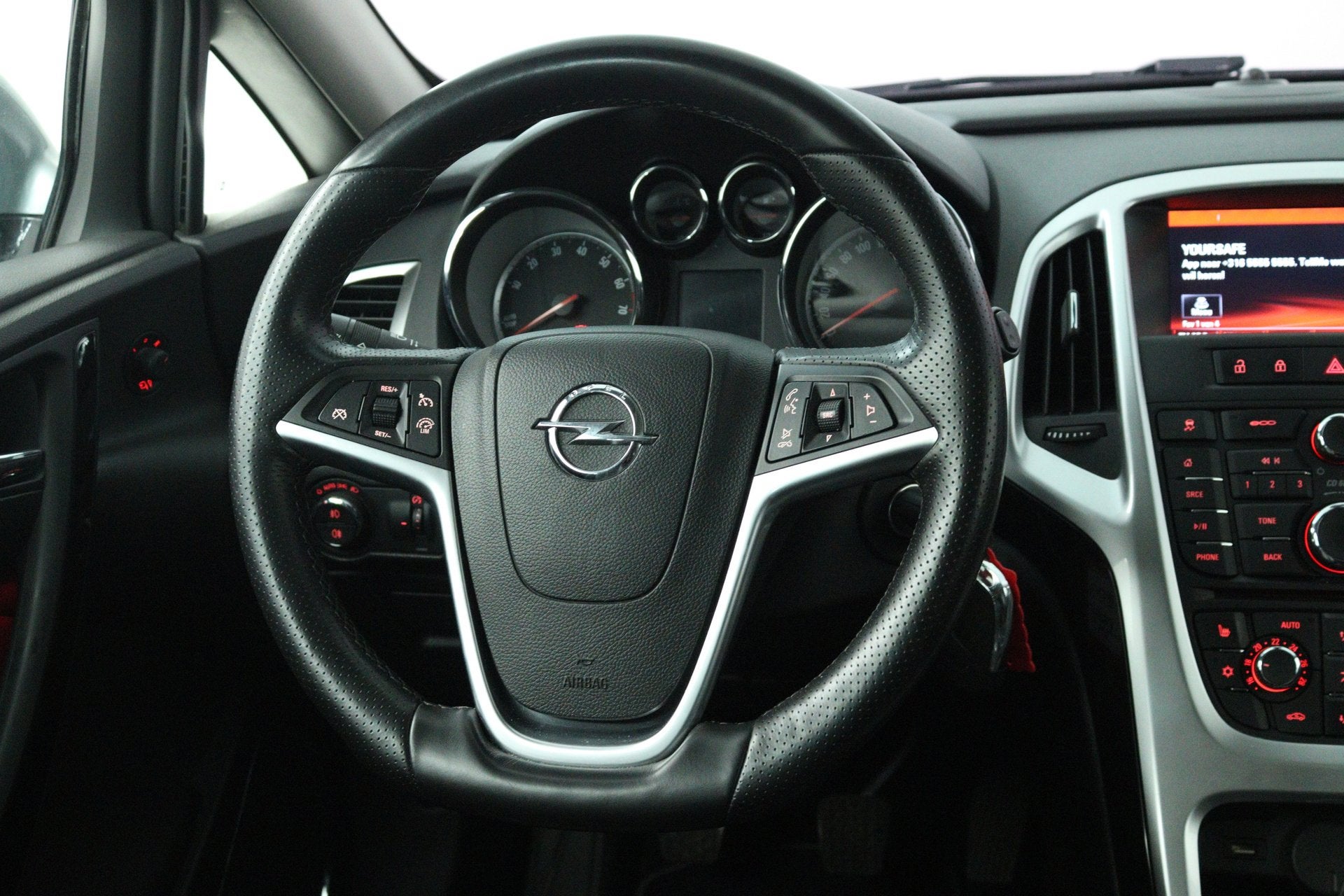 Opel Astra GTC 1.6 Turbo Sport (CRUISE CONTROL, STOELVERWARM, Auto's, Voorwielaandrijving, Euro 5, Gebruikt, Zwart