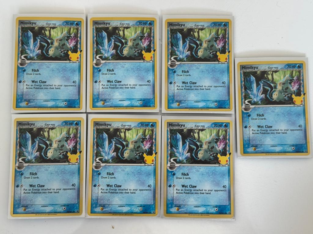 Mimikyu δ Delta Species 136 Pokemon 25th Celebrations Promo, Ophalen of Verzenden, Zo goed als nieuw