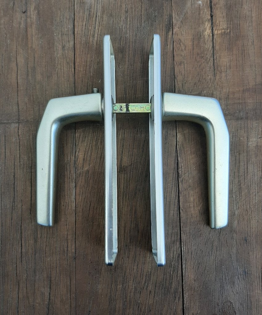 Deurkruk d met rechthoekig Schild Aluminium, Ophalen, Zo goed als nieuw, Overige materialen, Klink of Kruk