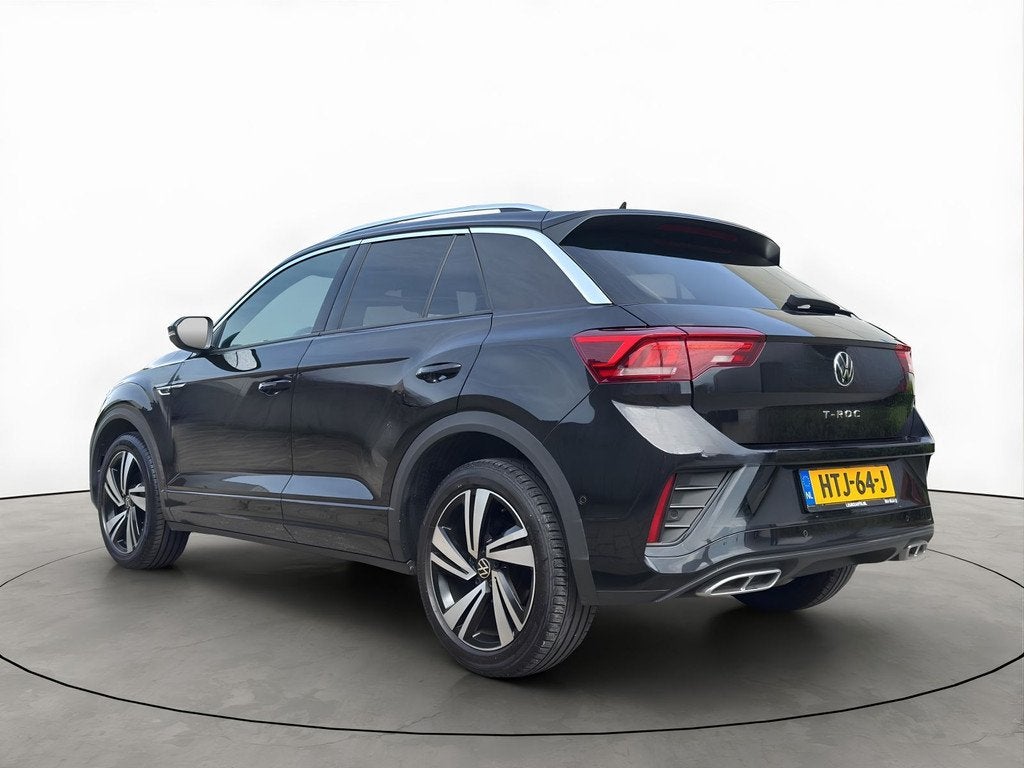 Volkswagen T-Roc 1.5 TSI 150PK 2X R-Line Dode-hoek Camera IQ, 4 cilinders, 150 pk, Zwart, 1253 kg