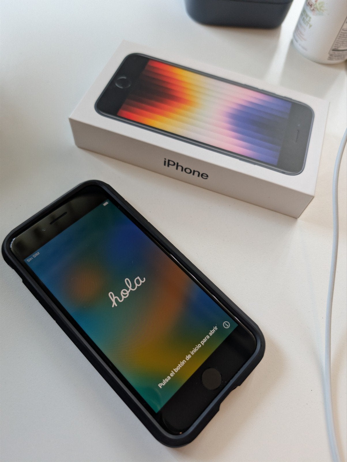 iPhone SE 64GB Zo goed als nieuw met Spigen cover, Telecommunicatie, Mobiele telefoons | Apple iPhone, Ophalen of Verzenden