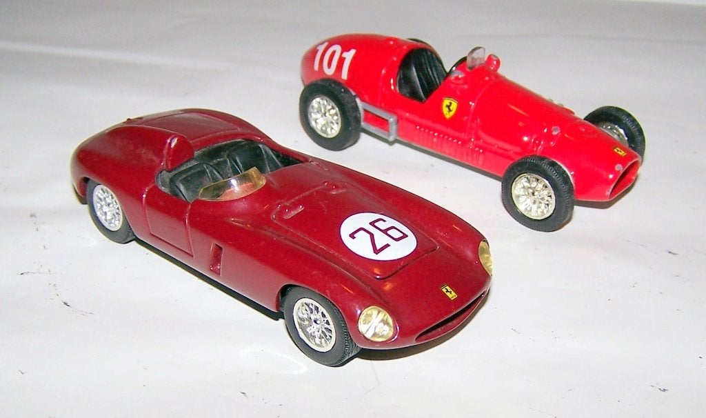 2 mooie oldtimer Ferrari modellen. 1/36. Nwst., Ophalen of Verzenden, Zo goed als nieuw, Auto, Overige merken