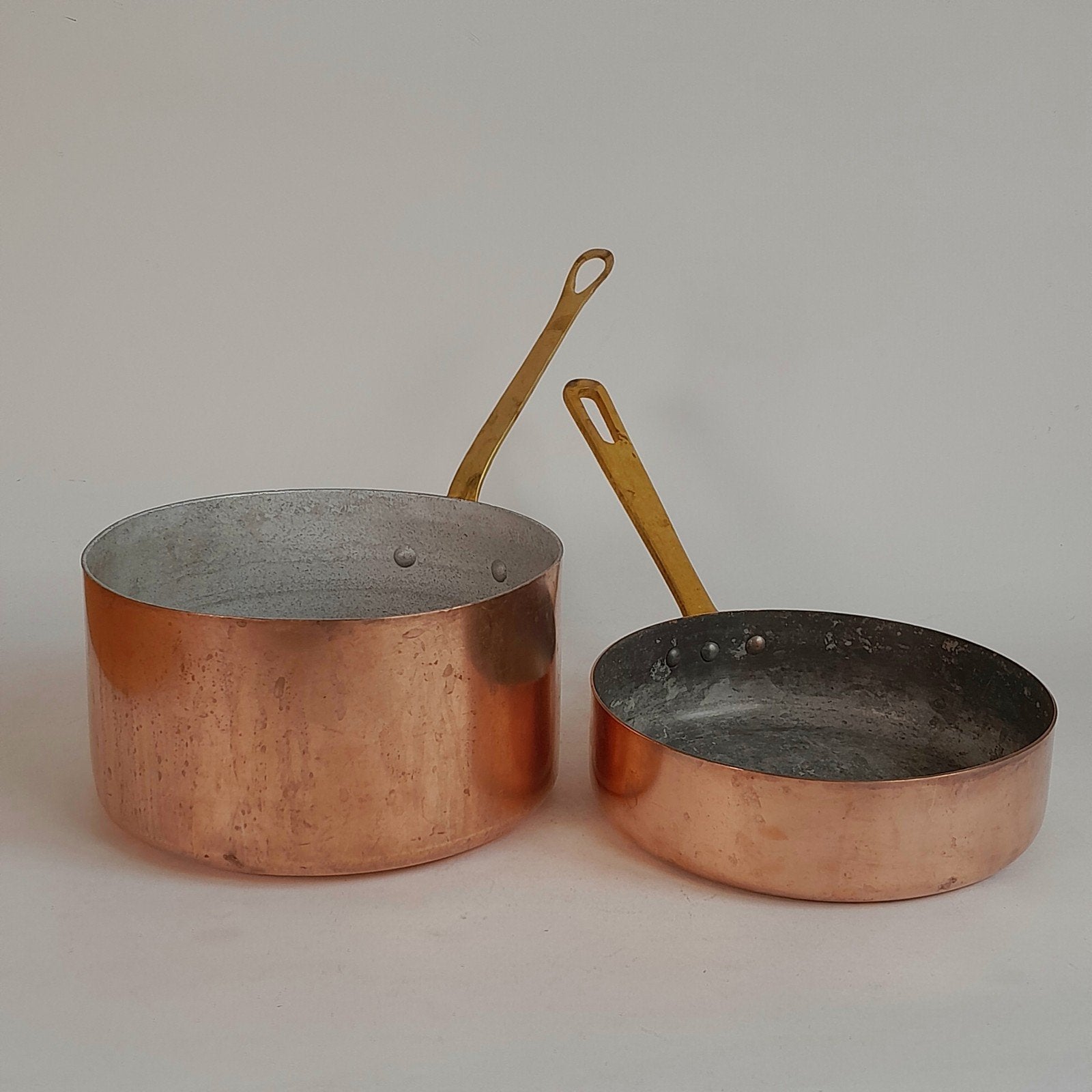 Twee vintage koperen pannen met messing steel, Antiek en Kunst, Ophalen of Verzenden