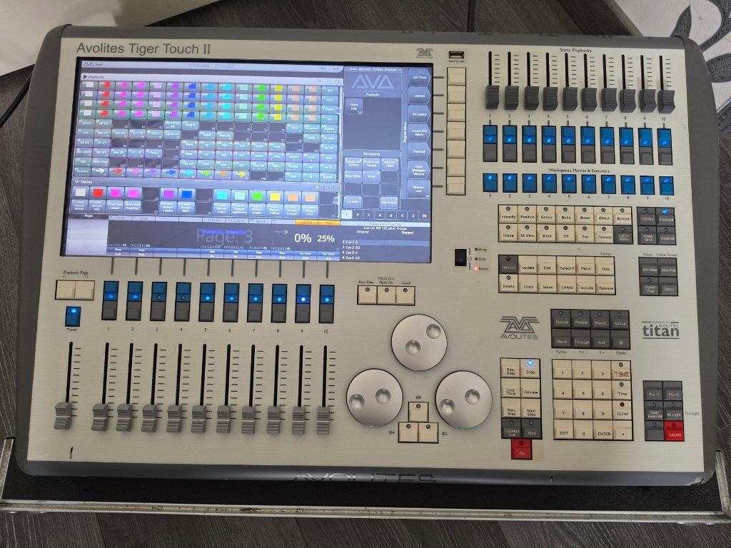 Avolites Tiger Touch II inclusief flightcase, Muziek en Instrumenten, Ophalen, Gebruikt, Licht
