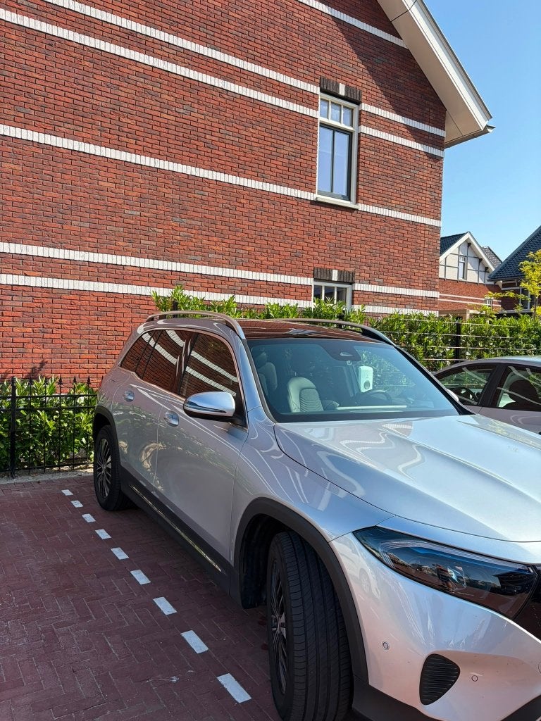 Mercedes-Benz EQB 250+ 190pk 2025 Grijs, Auto's, Mercedes-Benz, 2005 kg, 129 pk, SUV of Terreinwagen, Te koop