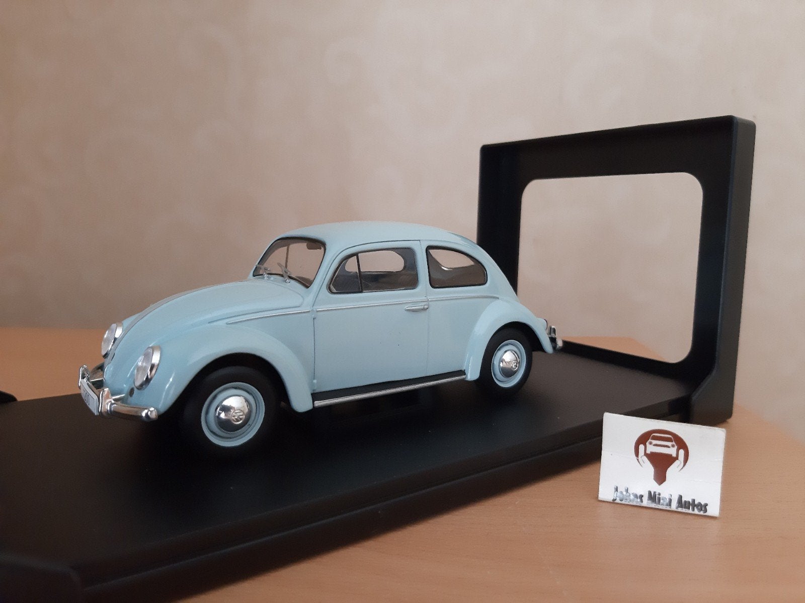Volkswagen Kever uit 1960 in lichtblauw van Whitebox 1:24, Overige merken, Auto, Nieuw, Ophalen of Verzenden