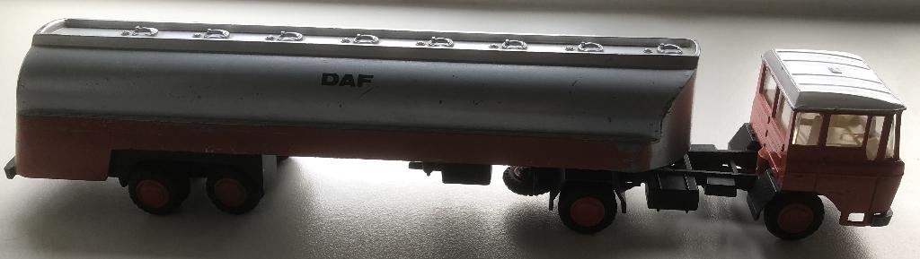 DAF - TRUCK MET AANHANGER - LION CARS NO. 36 EN 37 -, Ophalen of Verzenden, Zo goed als nieuw