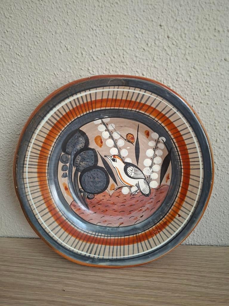 Vintage handgemaakt keramiek bord – jaren 70 stijl – gesigne, Antiek en Kunst, Antiek | Wandborden en Tegels, Ophalen of Verzenden
