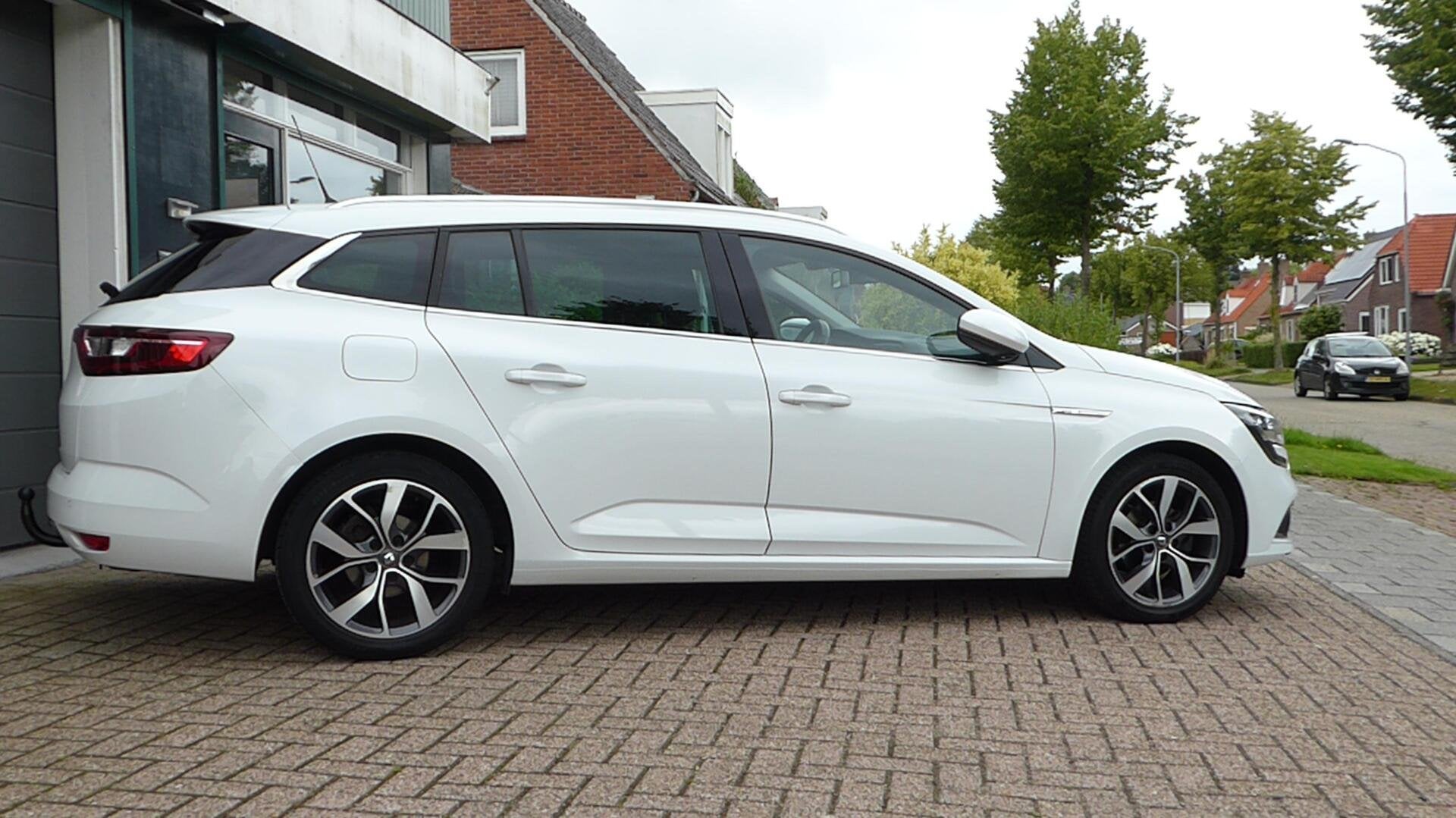 Renault Megane Estate 1.2 TCe Bose in opdracht particulier., Auto's, Voorwielaandrijving, 101 pk, Gebruikt, 4 cilinders