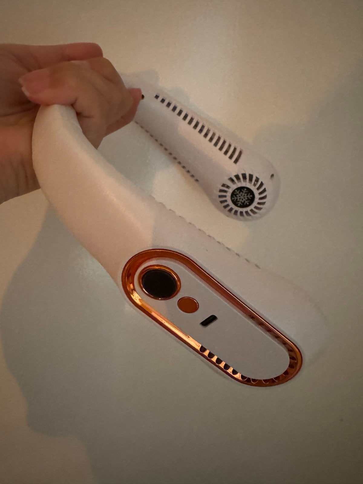 Draagbare nekventilator – verkoelend & white noise – USB-C, Ophalen, Zo goed als nieuw, Overige