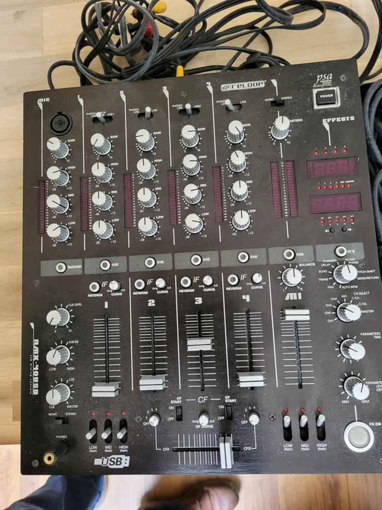 RELOOP PSA DJ Mixer RAX-100SB met USB en effecten, Muziek en Instrumenten, Mengpanelen, Ophalen, Gebruikt, Minder dan 5 kanalen