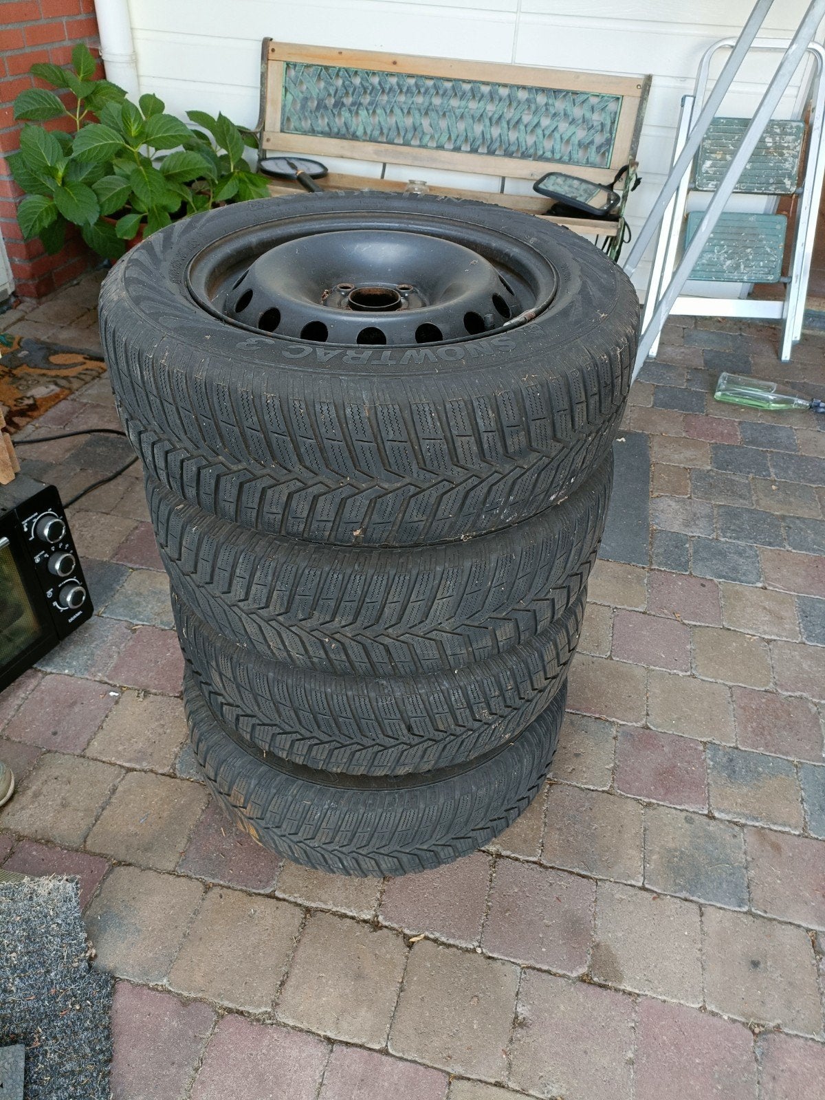 Vredestein Snowtrac 3 winterbanden op stalen velg 185/65 R15, Auto-onderdelen, Ophalen, Gebruikt, 15 inch, Banden en Velgen